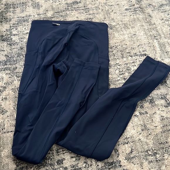 Navy blue lululemon leggings 28 length - Picture 4 of 5